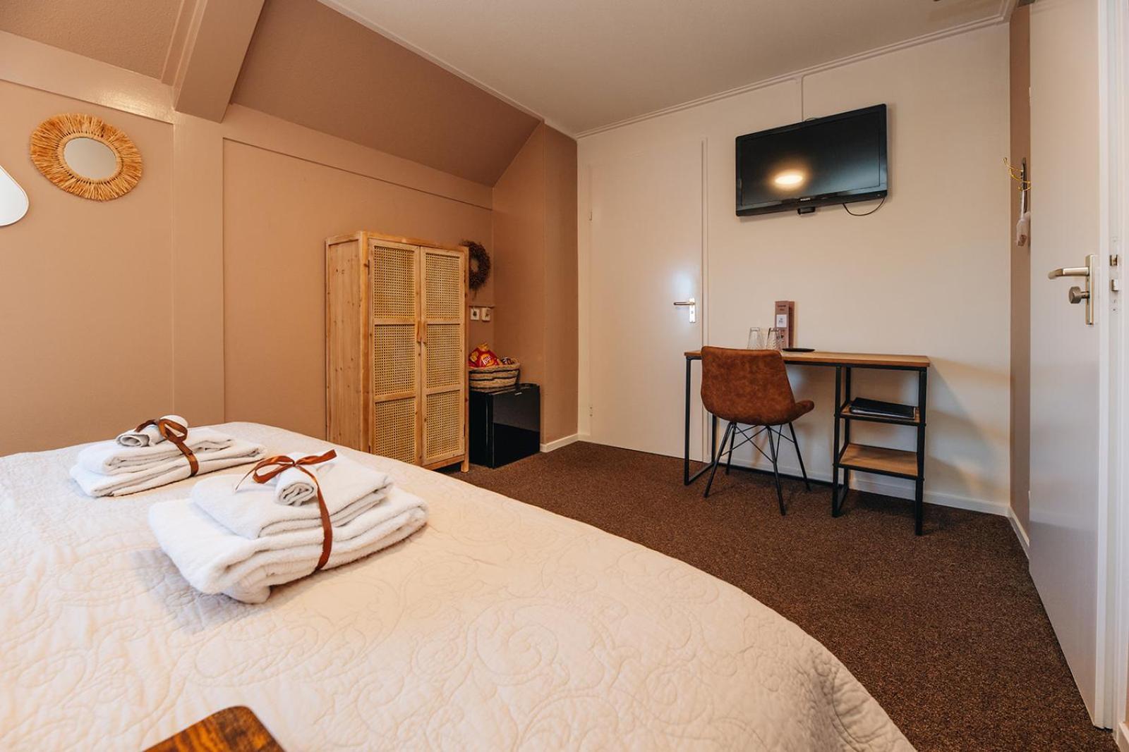 Maison Bellefleur B&B - Pension เรอเนสเซอ ภายนอก รูปภาพ